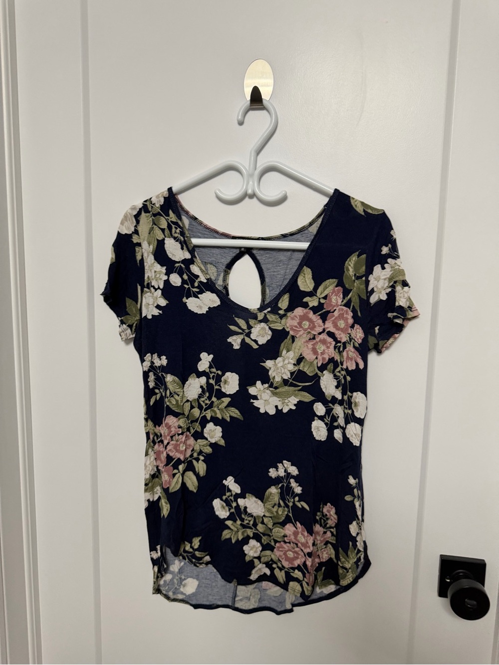 Dynamite Navy Floral Keyhole Short Sleeve Top